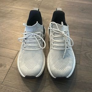 Dream Pairs sneakers